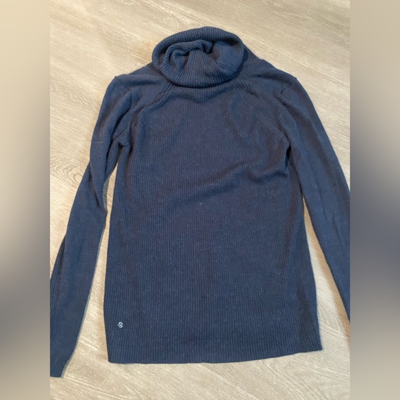 Lululemon knit turtleneck - Picture 2 of 3